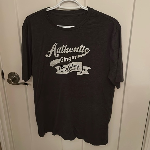 Authentic Ginger Clothing Company charcoal grey T-shirt, men’s size small - Picture 1 of 5